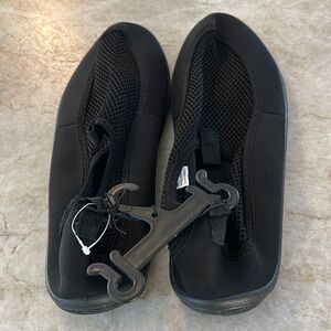 Black Water Shoes